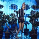 03-10-2003 Carolina Dijkhuizen at Burgers Zoo in Arnhem, by order of Glossy.

[keywords]Posed, Full Length, Eyecontact, Smiling, Singer[/keywords]